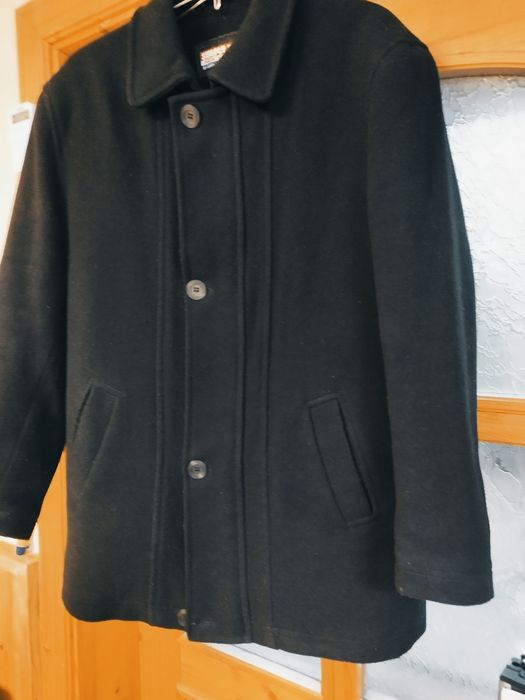 Мъжко топло палто и велурено сако (яке) от естествена кожа.