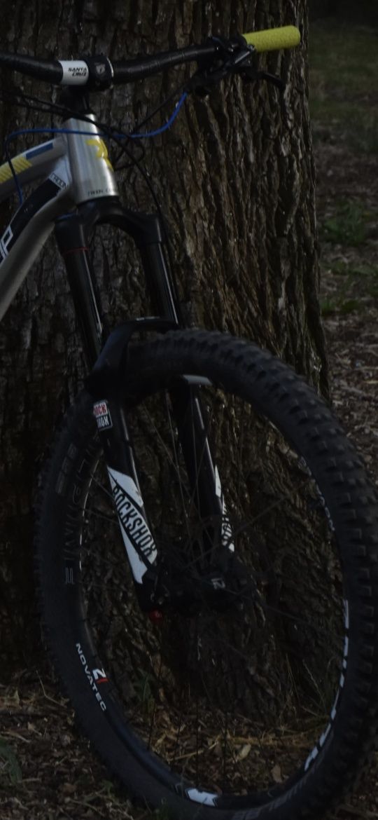 Furcă RockShox Lyrik RCT3 27.5" – în stare foarte bună