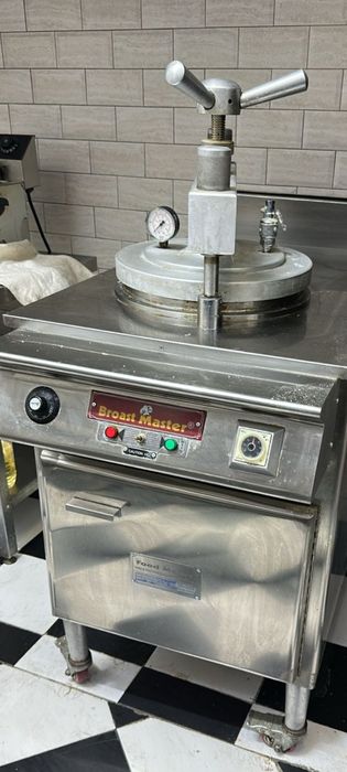 Продам печь фритюрница