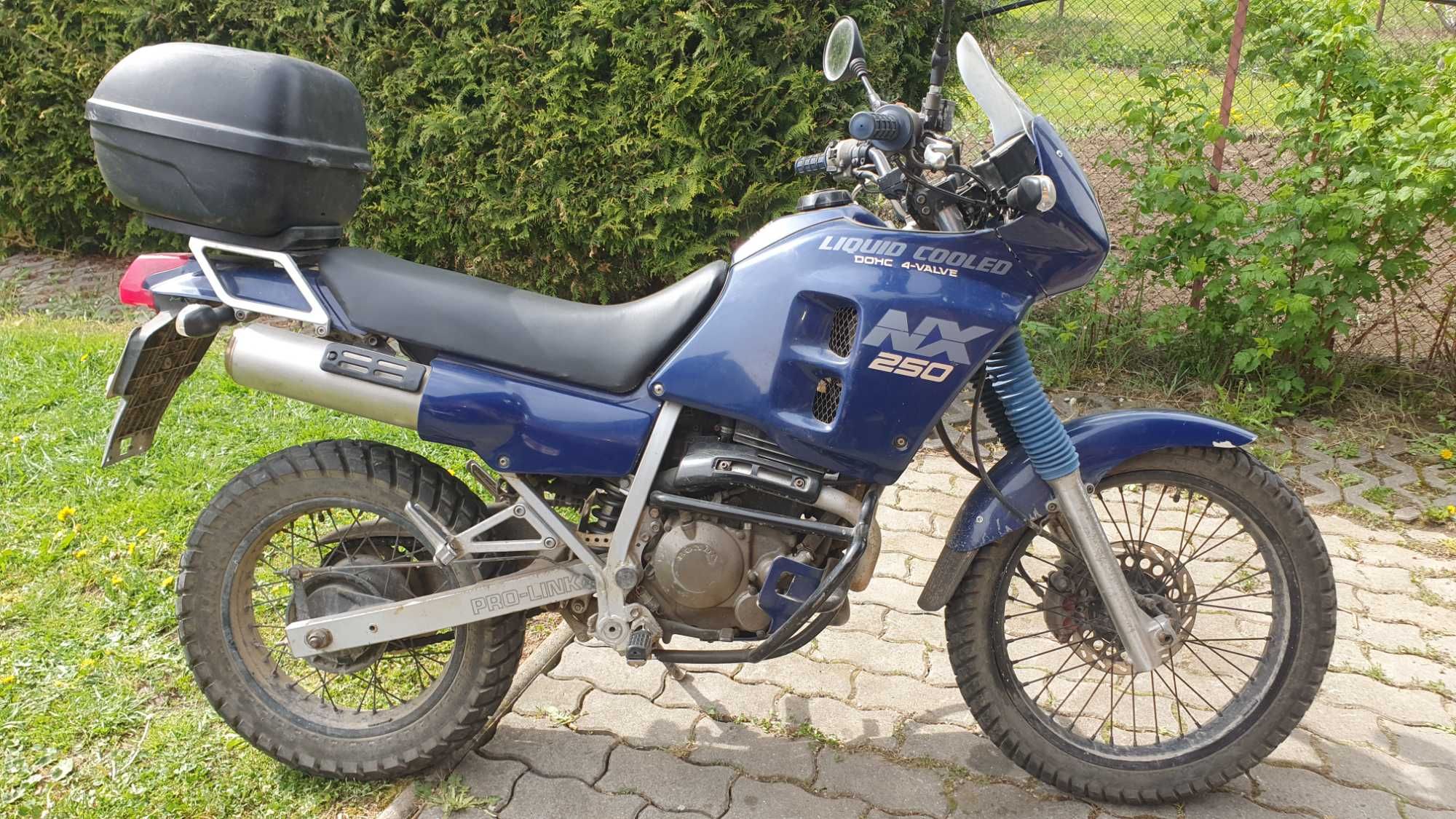 Honda Nx 250,Dominatorul mic A2