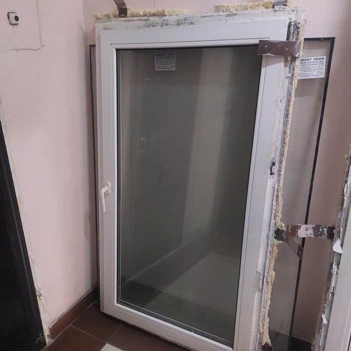 пластиковые окна/ дверь