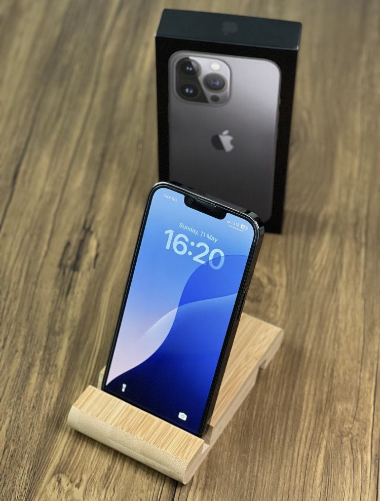 iPhone 13 PRO  • 96 % Bateria • Cadou : Folie ,husa
