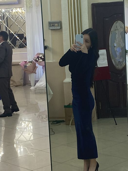 Продам платье приталенное