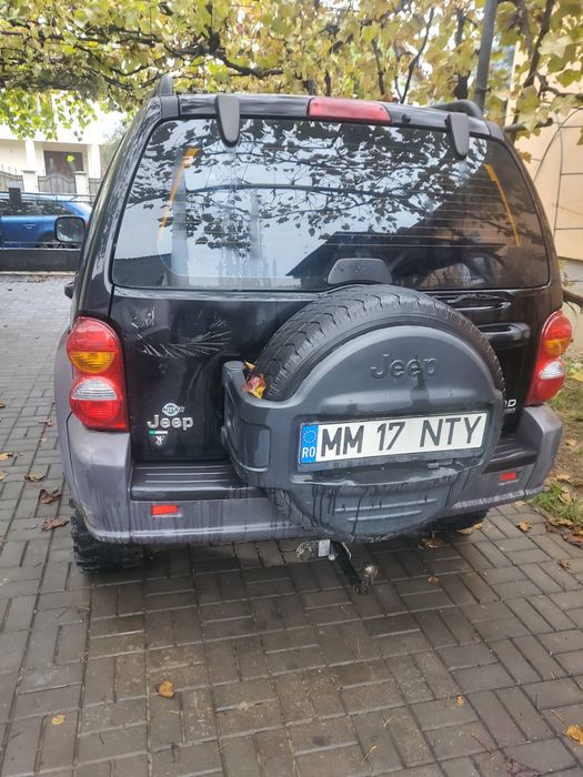 Vand jeep cherokee kj  pret 2500