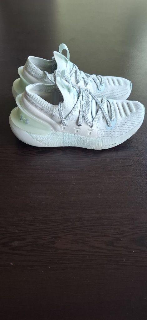 Дамски маратонки Under Armour