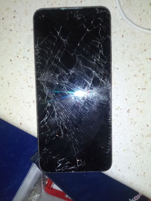 Vând două telefoane Redmi A3