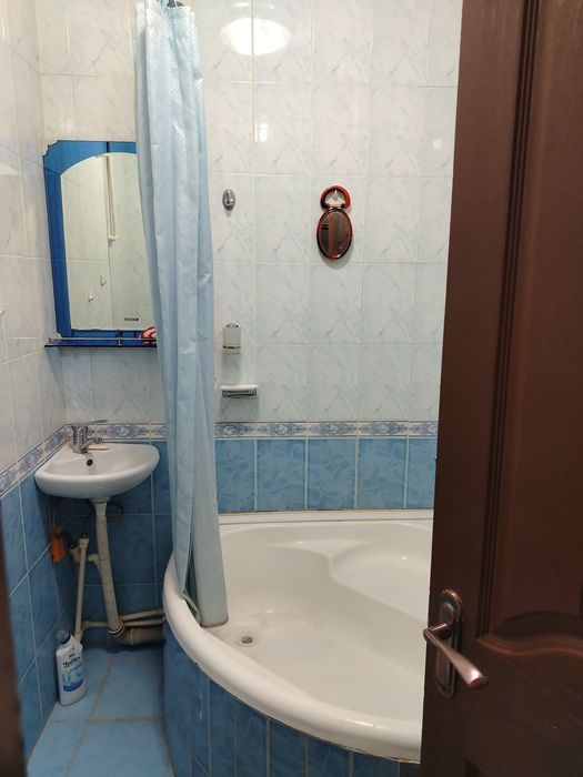 Сдаётся Юнусобад 7 2комн 1этаж.