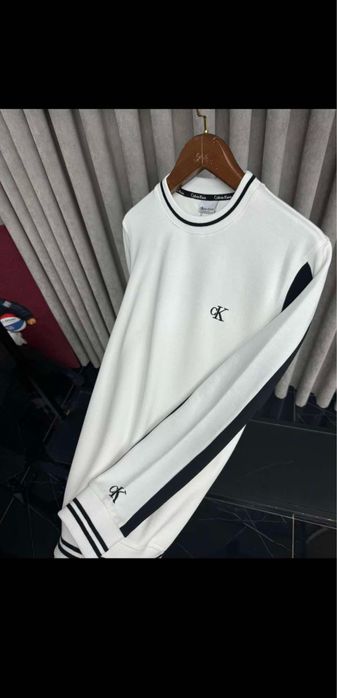 Calvin Klein блузки