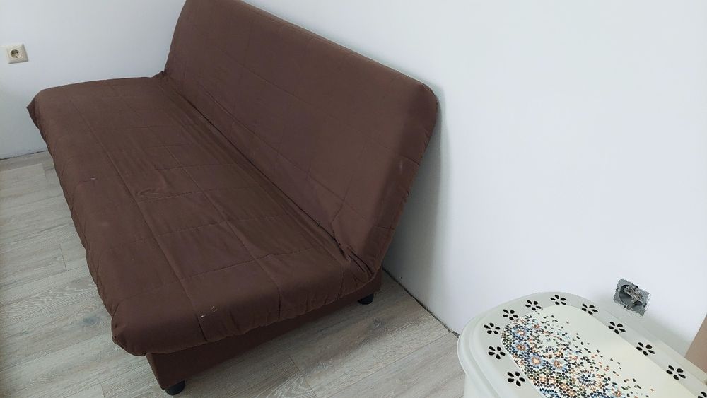 Разтегателен диван