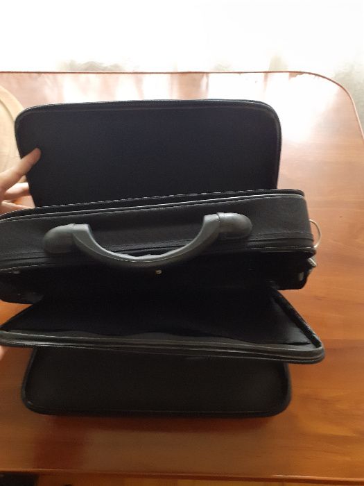 Geantă neagră office pentru laptop/tabletă/documente