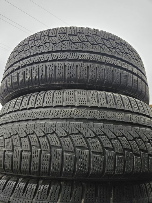 Vând anvelope iarna 225/55/17 225/55r17 NOKIAN