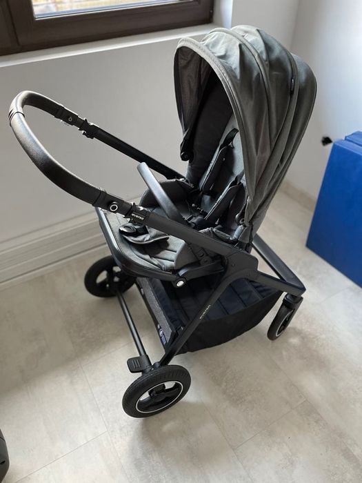 Vand carucior + cadou un patut de copii Kinderkraft