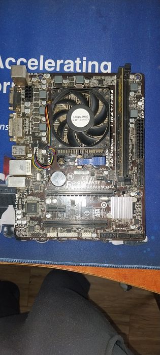 place de baza gigabyte si amd