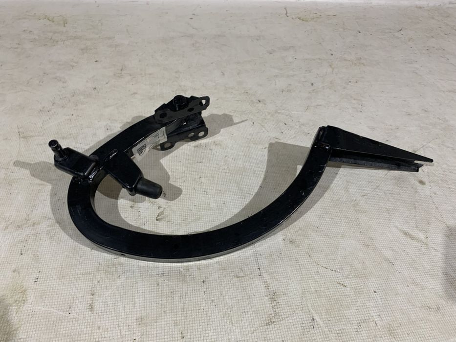 Balama capota portbagaj stanga, Audi A4, B9, Berlina Sedan, 2016, 2017, 2018, 2019, 2020, 2021, 2022, 2023, cod origine OE 8W5827301A.