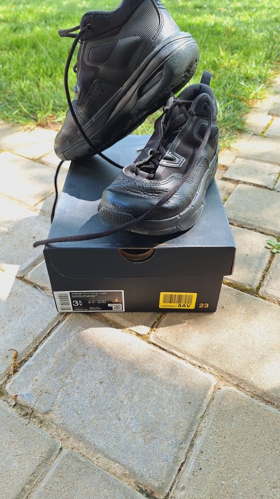 Pantofi Jordan Stay Loyal 3 marimea 35.5