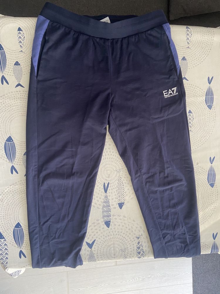 Екип на Emporio Armani