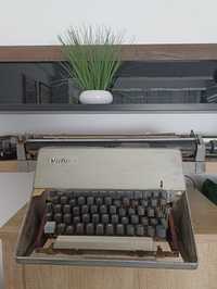 Vând mașina de scris Optima 350 lei robustă