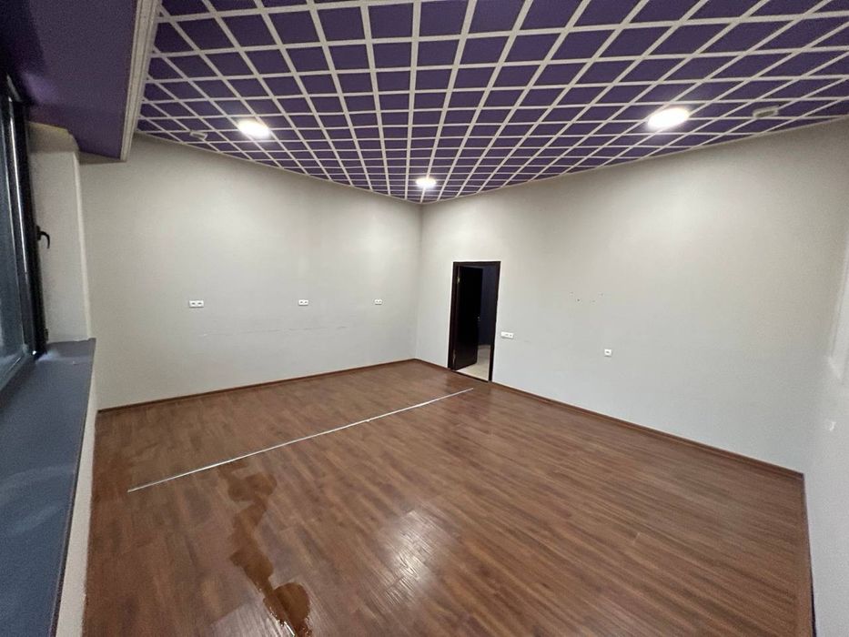 Аренда под офис 30м2,1линия улица Шота Руставели недалеко мост Узгариш