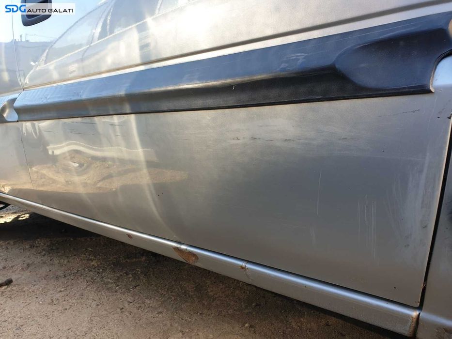 Bandou Ornament Plastic de pe Usa Portiera Dreapta Fata Opel Zafira A 1999 - 2005 Culoare Z147