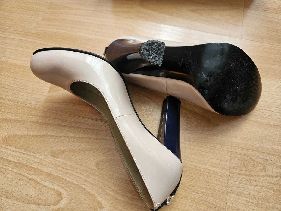 Pantofi lac nude de ocazie