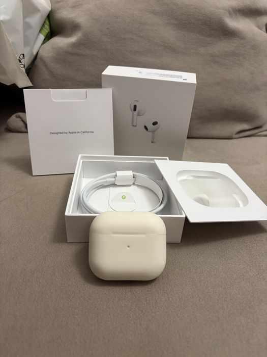 Apple AirPods 3 (3rd generation)