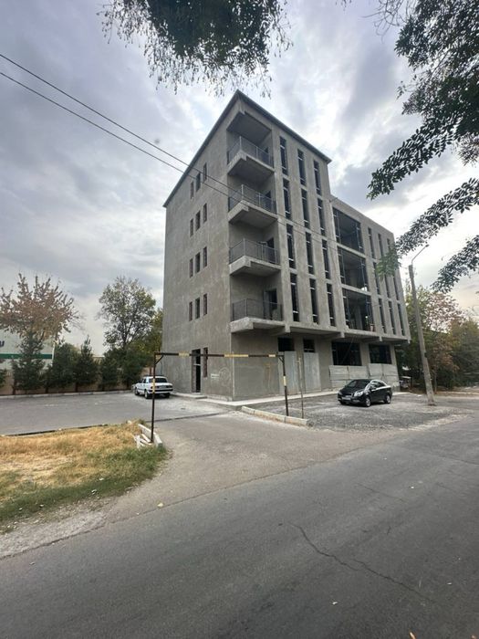 Кора камиш отдельно стоящее здание 3.7соток 2000кв.м 5этажей коробка