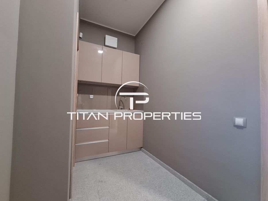 Дава се под наем Магазин в Пловдив, Център - 82 кв.м за 400 € - Снимка #6