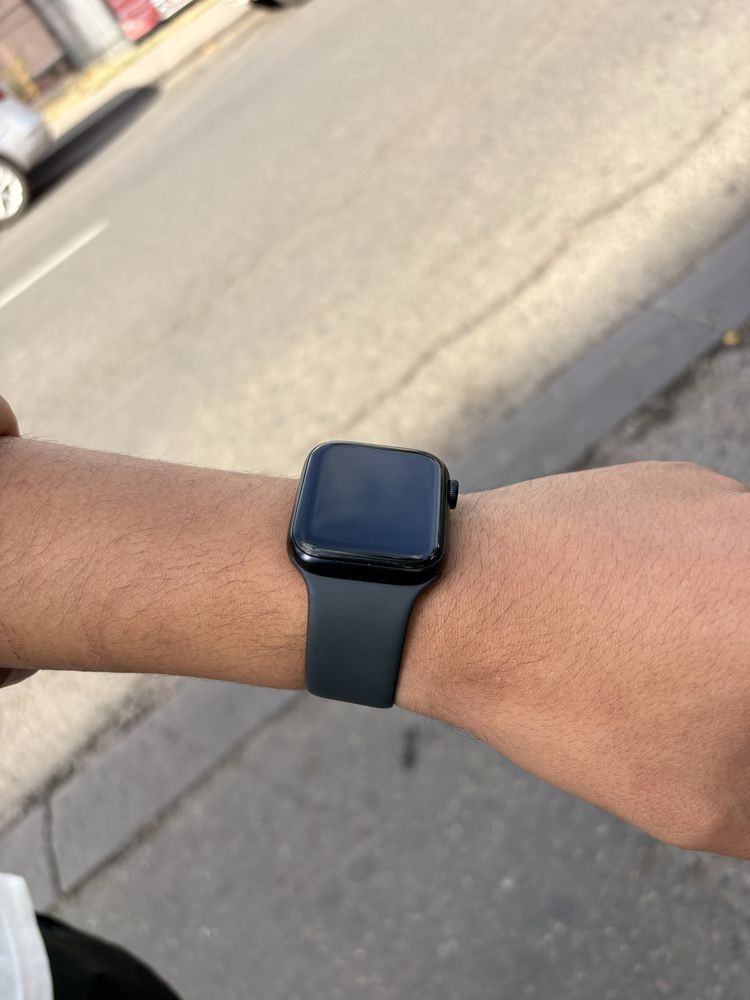 Продаются часы apple watch se 2 44ml