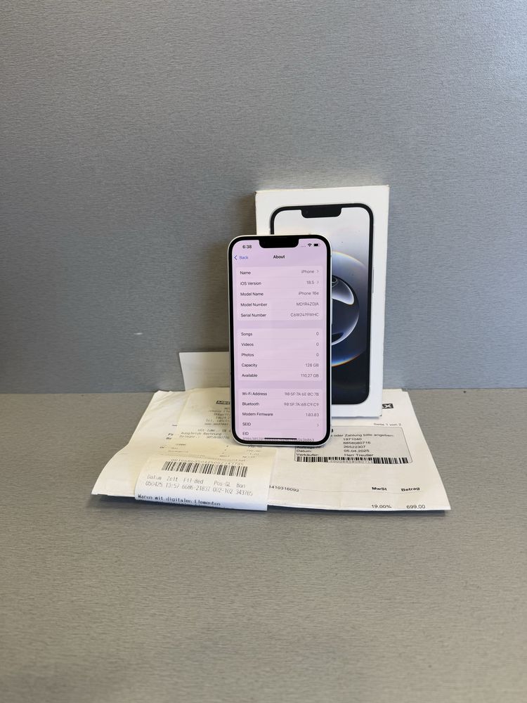 Продавам отличен iPhone 16e 100% батерия