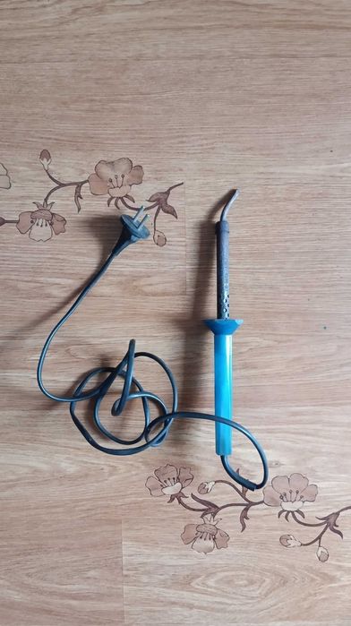 Продам. Паяльники, лобзик, ключи. Все советское.