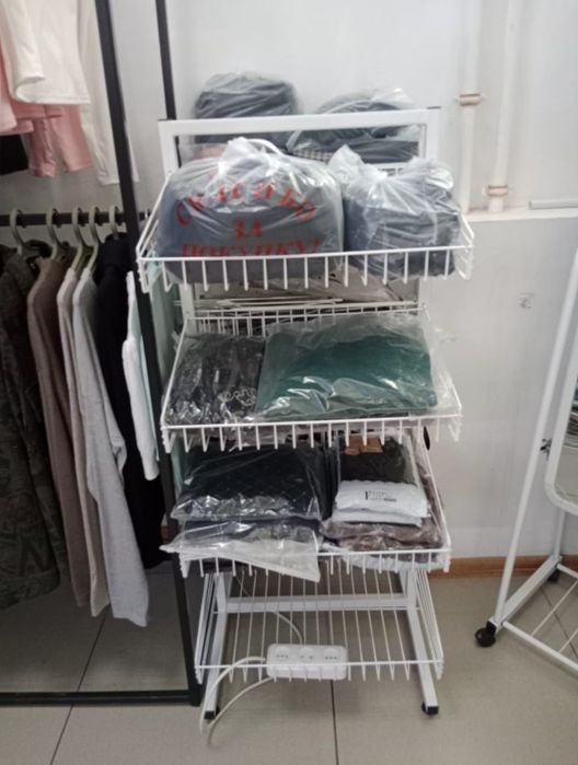 Стойка для магазина или вещей