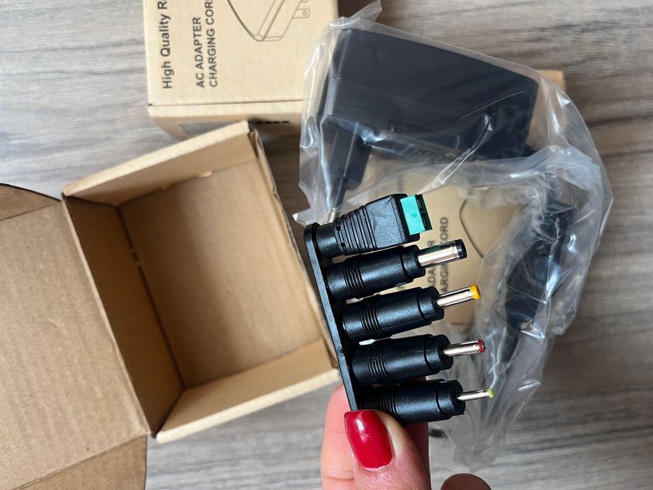 Универсално зарядно за акумулатор 12 V / Адаптери