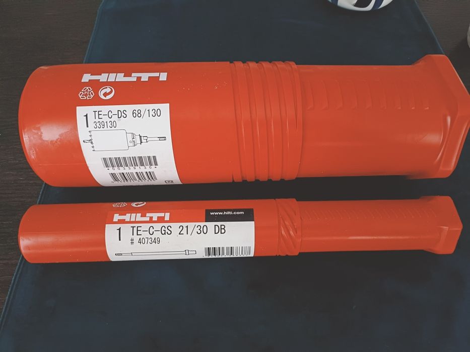 Vând carotă Hilti cu două adaptoare.