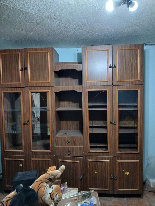 Продам сервант не дорого