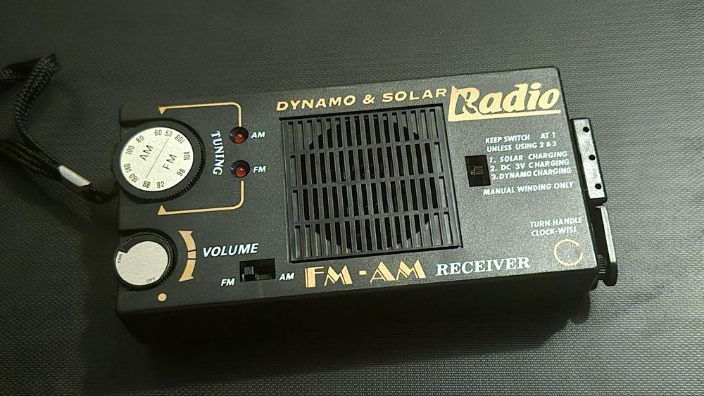 Radio FM-AM Receiver Dynamo&Solar 1980