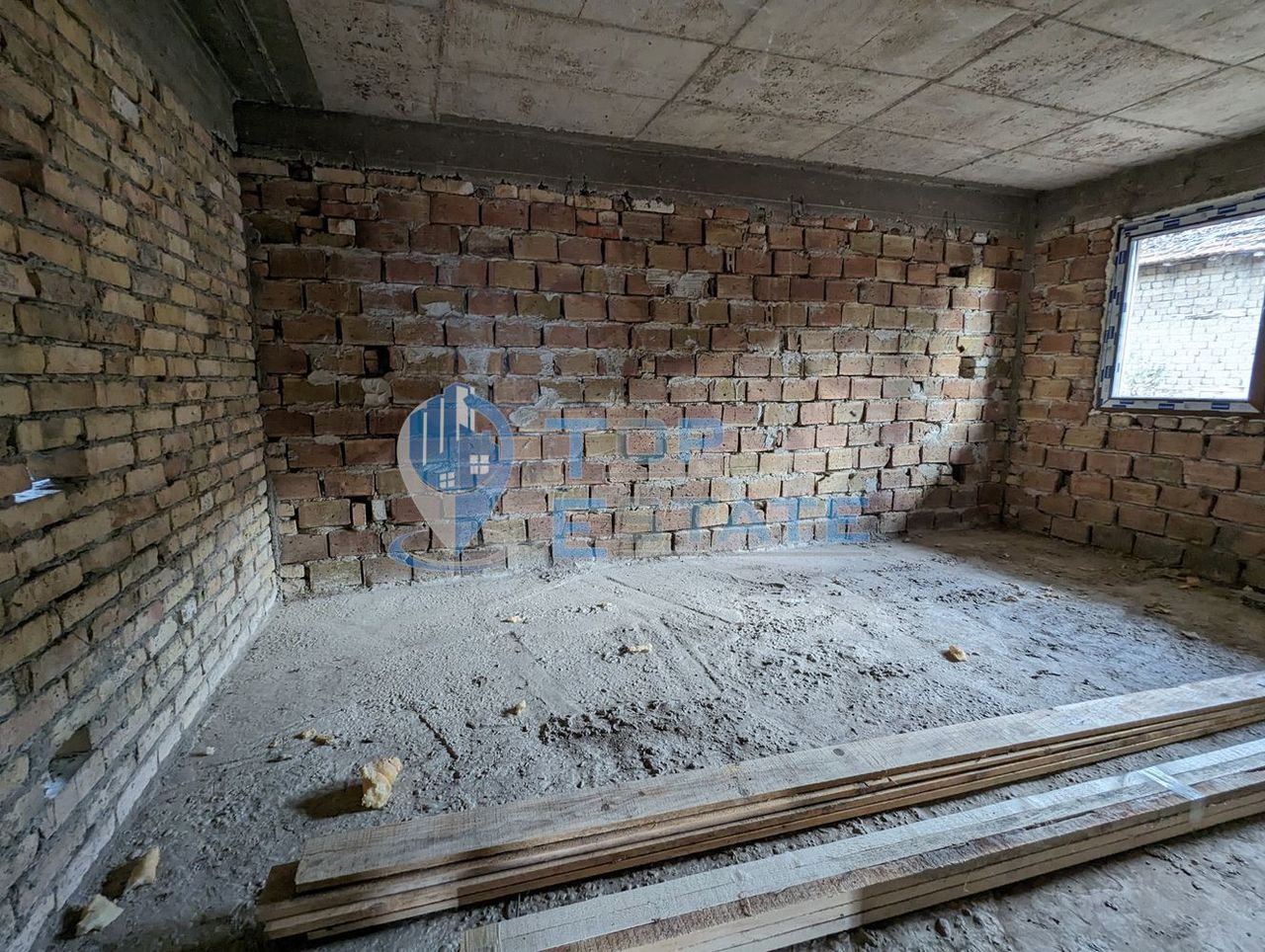 Продава се Къща в с. Камен, Област Велико Търново - 200 кв.м за 375 €/кв.м - Снимка #3