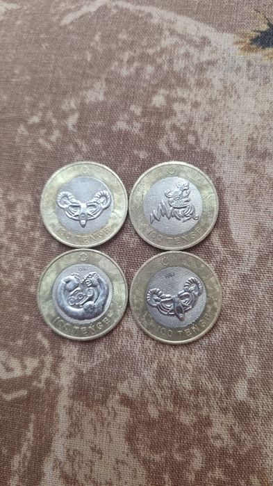 Монета 100 тенге