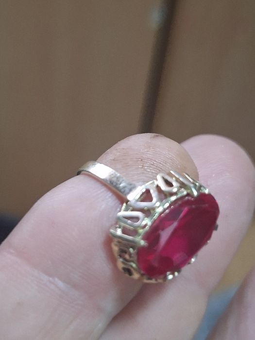 Inel vechi din aur14k cu rubin