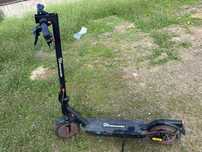 Vand trotineta eletrica evercross in stare perfecta