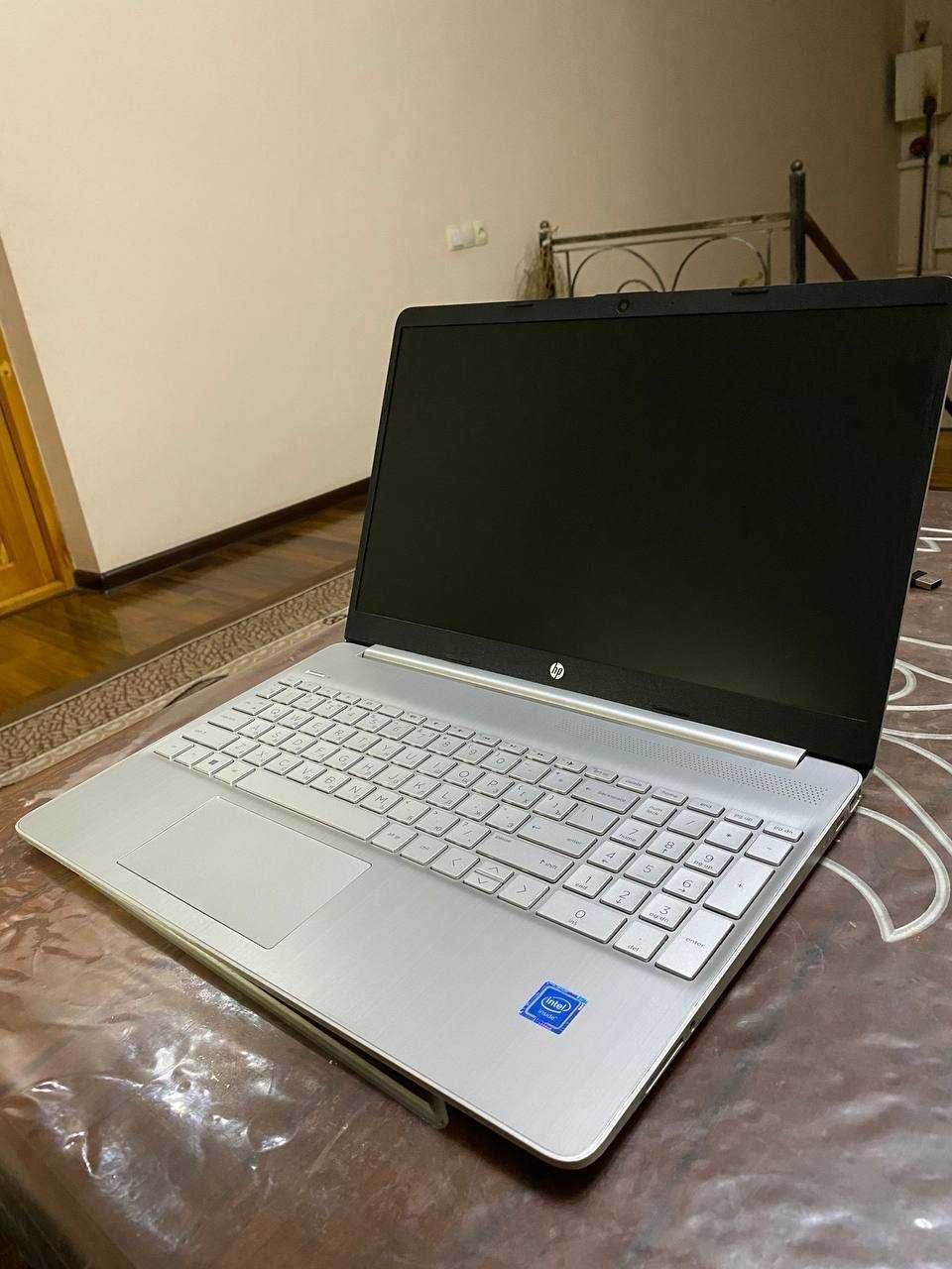HP noutbook silver 8/256 xolati ideal