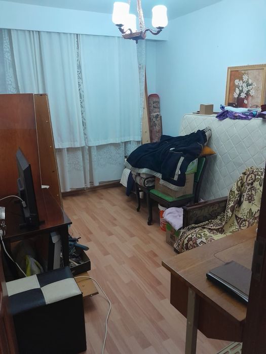 Vând apartament 3 camere Str. Podgoriilor