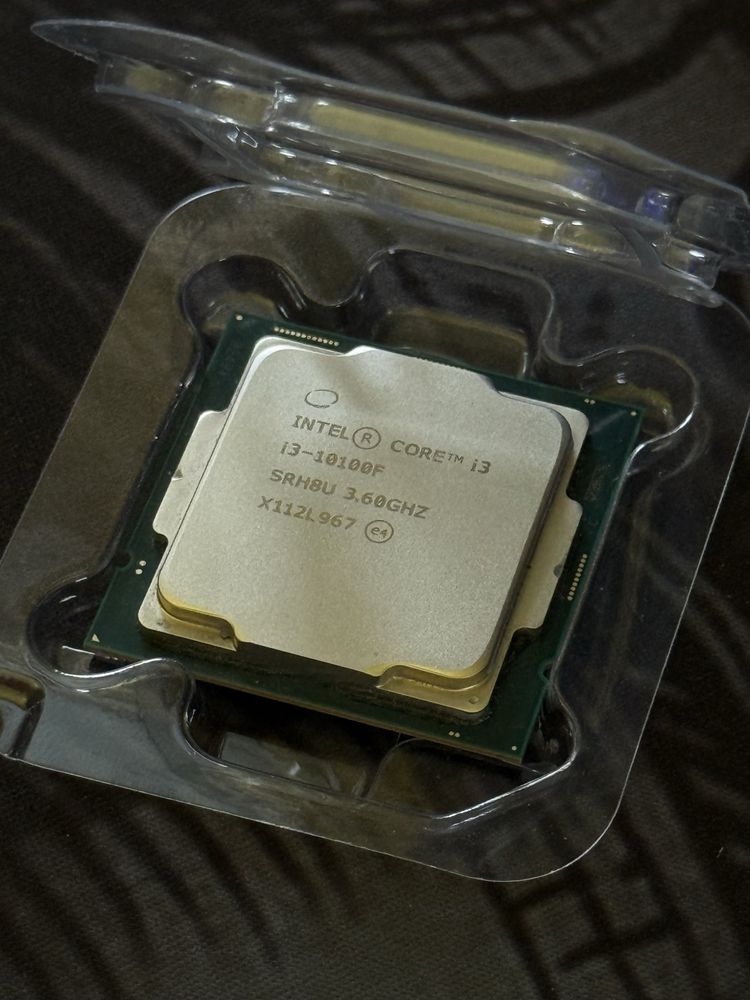 Procesor Intel i3-10100F
