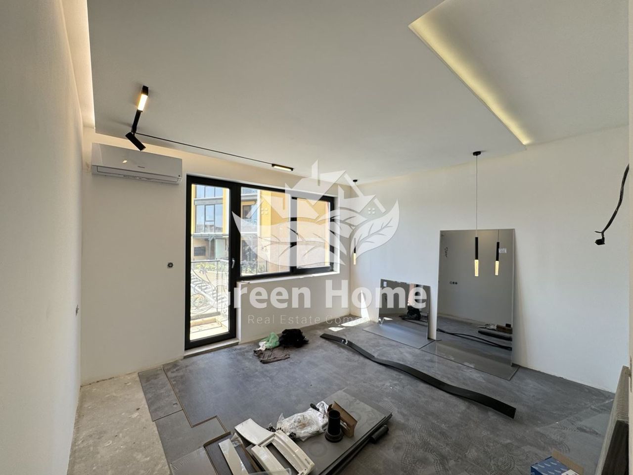 Продава се Тристаен апартамент в к.к. Св.Св. Константин и Елена - 93 кв.м за 2087 €/кв.м - Снимка #2
