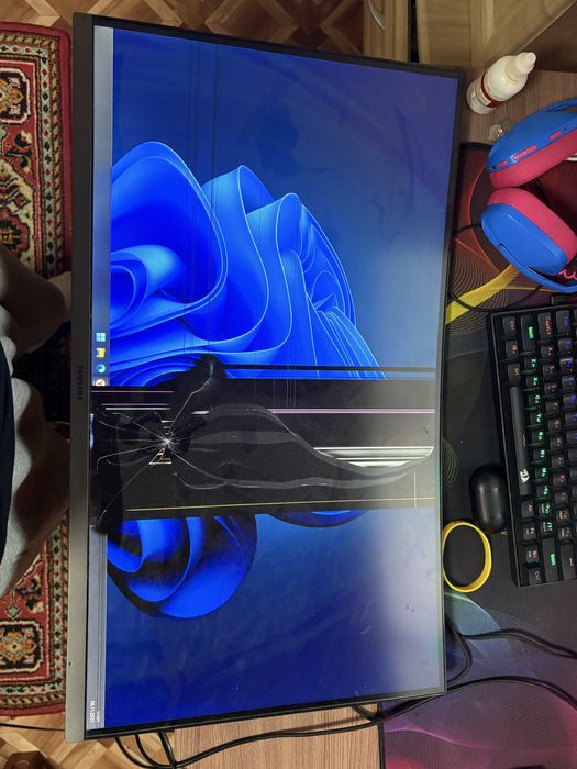 монитор разбитый