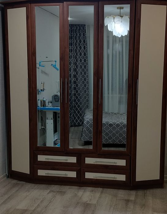 Продам шкаф с кроватью