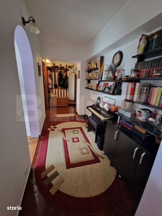 Apartament cu 3 camere, 64 mp, decomandat, zona Obcini