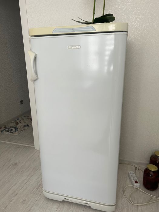 Холодильник  Бирюса