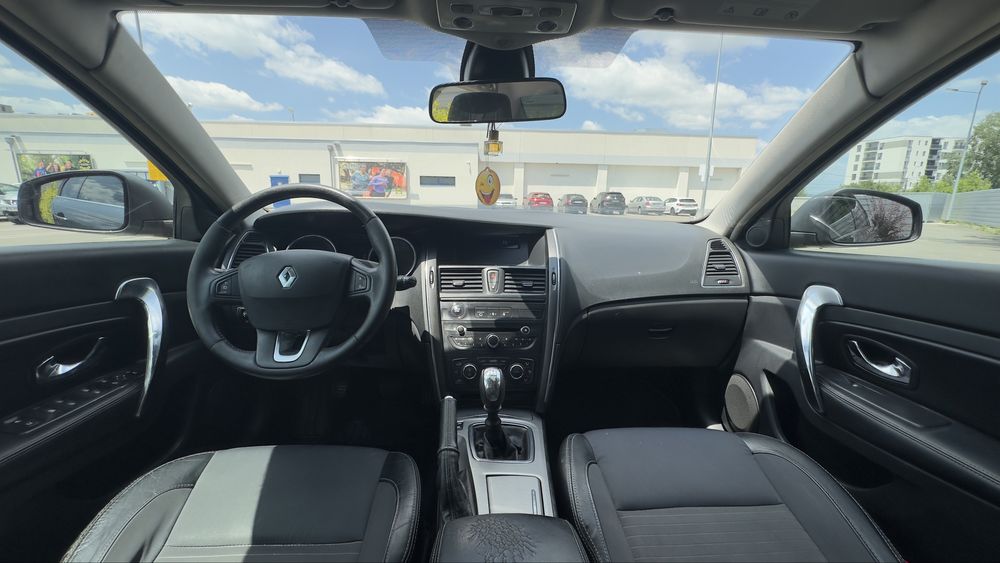 Urgent ! Renault Latitude 2012 2.0Dci