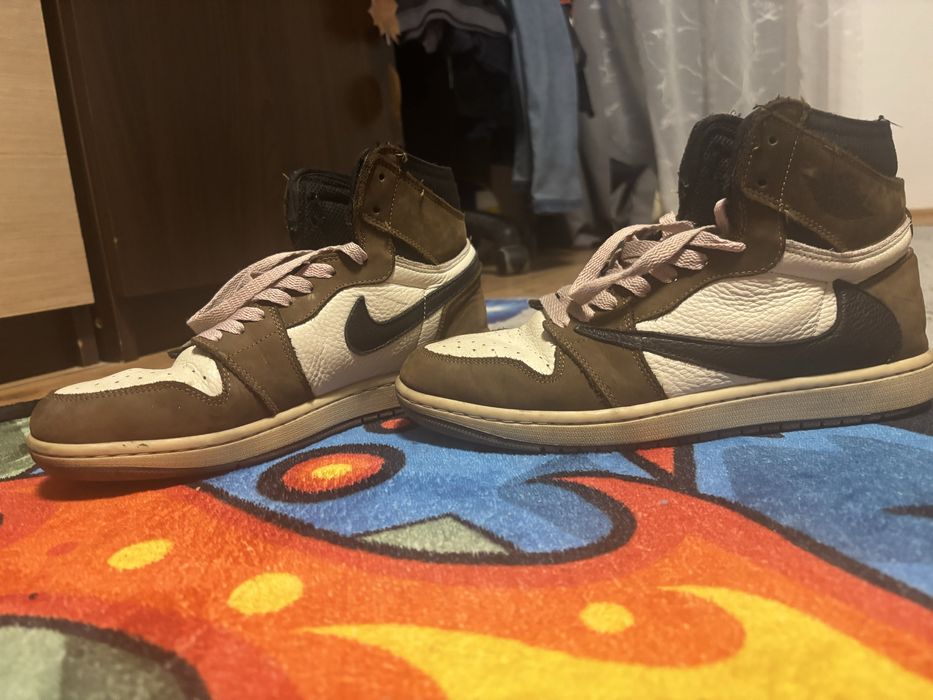 Air jordan 1 travis scott. PRET NEGOCIABIL!!!