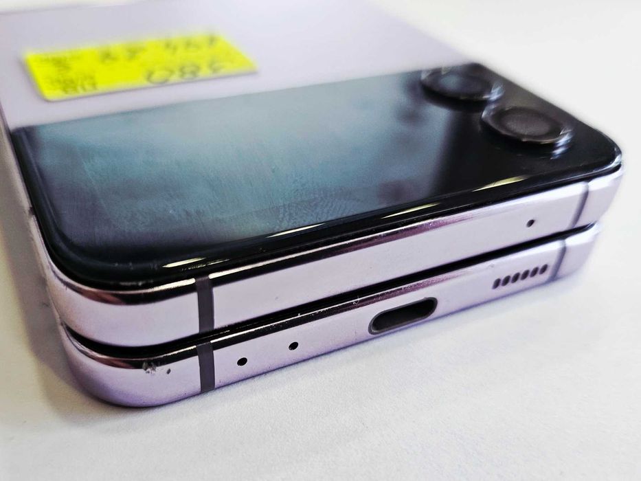 Samsung Galaxy Z Flip 4 8/256  05009-25